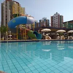 Apto De 2 Quartos Com Excelente Parque Aquatico Em Caldas Novas-Go