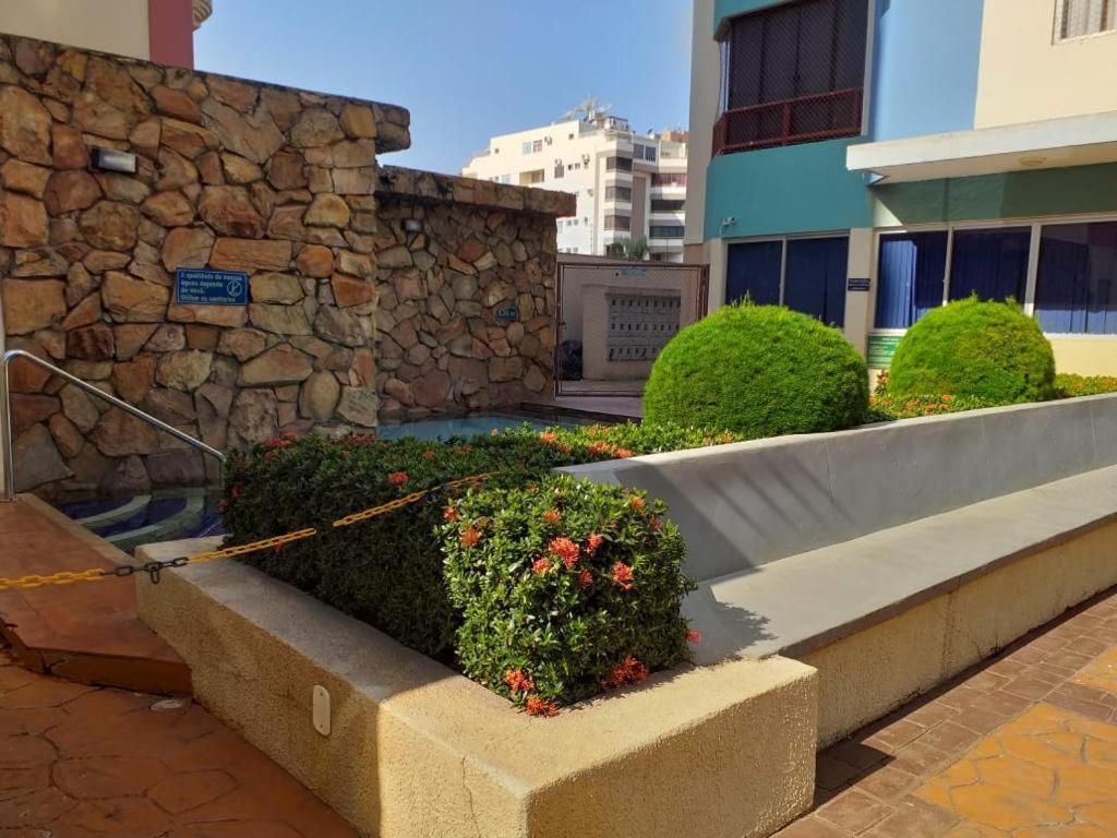 Apto De 2 Quartos Com Excelente Parque Aquatico Em Caldas Novas-go